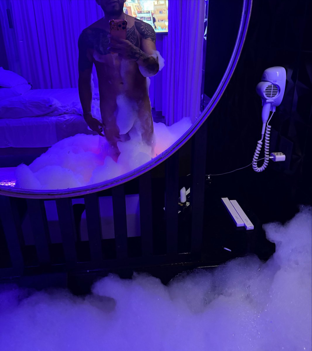 MarioMotorgp's tweet photo. 🛀 🐔 🔥 😈 https://t.co/tuyxn51Zhn