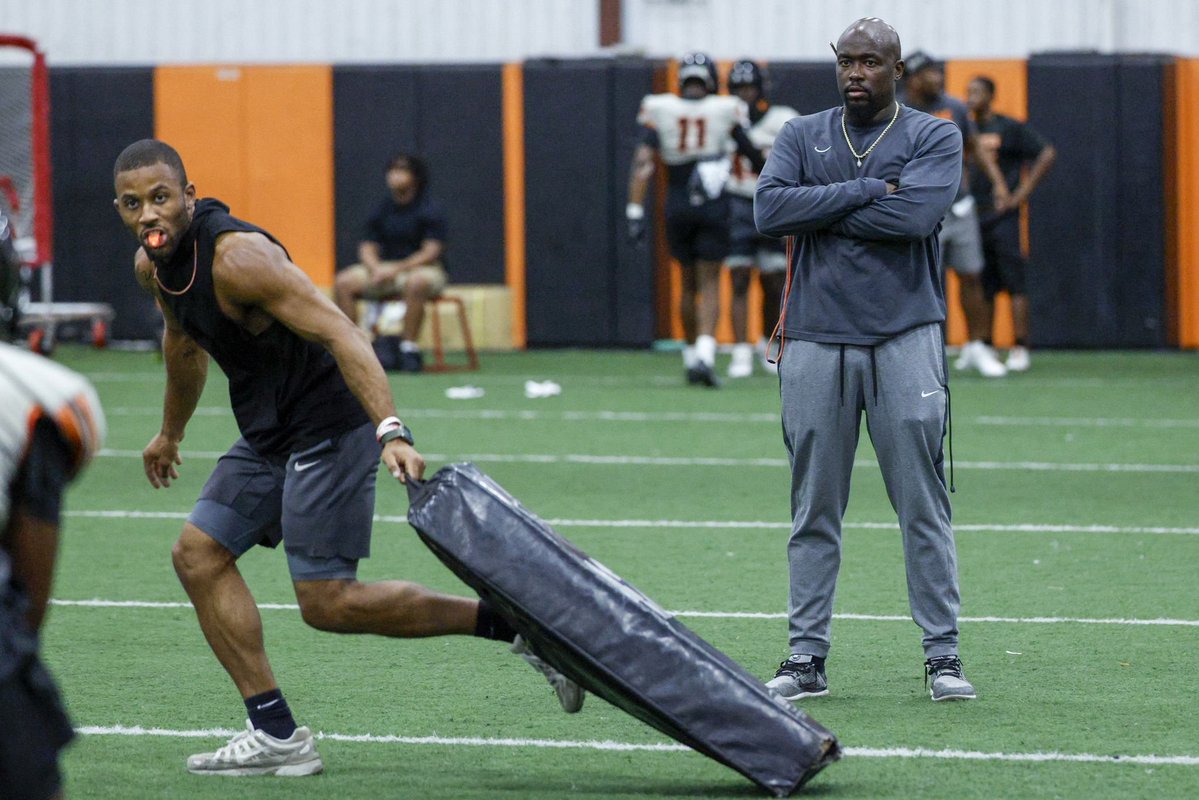 SportsDayHS's tweet photo. Some photos from @LancasterFBwebo practice as the Tigers and head coach Stephen Jackson Jr. gear up for the new season. 👀🏈🐯

#txhsfb | @LancasterISD https://t.co/31l5uhNqZv
