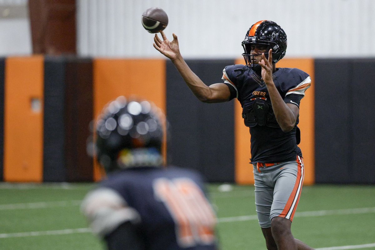 SportsDayHS's tweet photo. Some photos from @LancasterFBwebo practice as the Tigers and head coach Stephen Jackson Jr. gear up for the new season. 👀🏈🐯

#txhsfb | @LancasterISD https://t.co/31l5uhNqZv