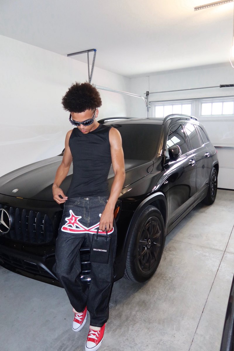 oh_tezz's tweet photo. Hii gonna start posting on heree 🤷🏽‍♂️
#mlm #trending #lightskin https://t.co/BaM7ULUtjw