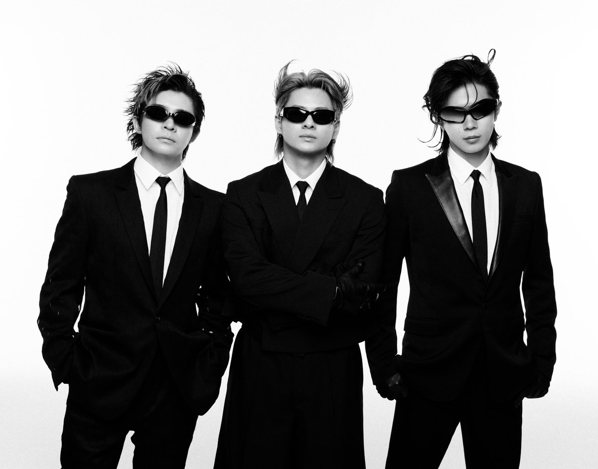 warnermusic_jp's tweet photo. #Number_i

9/23リリースのトリプルAサイドシングルの
ビジュアル＆特典を発表💫

𝗧𝗿𝗶𝗽𝗹𝗲 𝗔-𝘀𝗶𝗱𝗲 𝗦𝗶𝗻𝗴𝗹𝗲
"𝗥𝗘𝗕𝗢𝗡 / 𝗕𝗨𝗚𝗦 𝗟𝗜𝗙𝗘 / 𝗗𝗜𝗚𝗜𝗧𝗔𝗟 𝗚𝗜𝗥𝗟"
𝟵.𝟮𝟯(𝗪𝗲𝗱) 𝗥𝗲𝗹𝗲𝗮𝘀𝗲

商品詳細
🔗 https://t.co/hEBP5HCwM2

ご予約
🔗 https://t.co/k3gdKJj6np

@number_i_offic