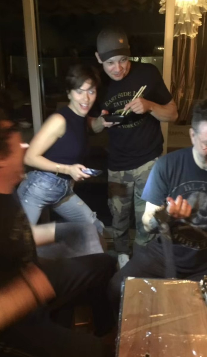 whatsupscarlett's tweet photo. She is like the mother of the group indeed <3 https://t.co/J2PGyFG0Qf