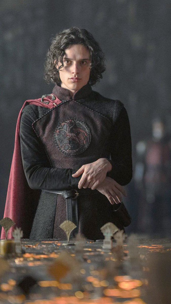 quinninthenorth's tweet photo. Joffrey having the same lil fit as Jace is breaking my heart https://t.co/B8kT3jXzdG