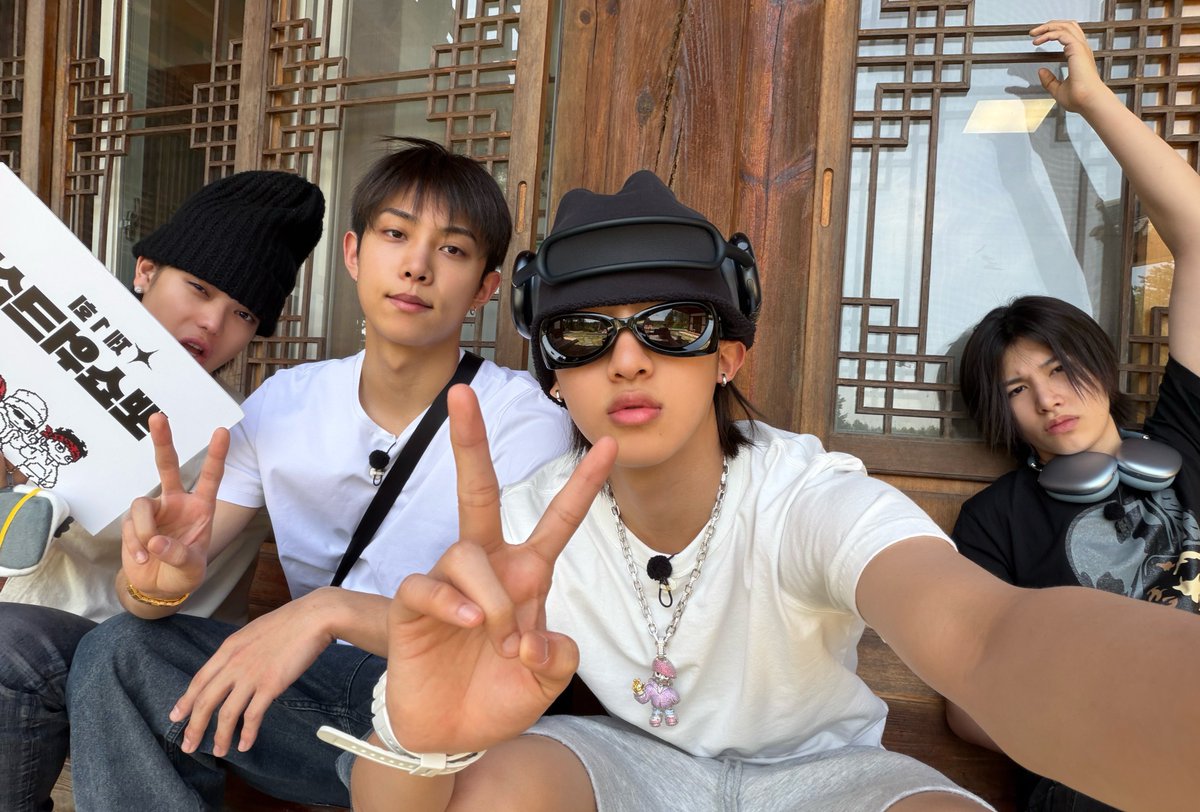 Ryulkfim's tweet photo. 미공개 클립 2편으로 모시겠습니다 🙇
 
⏰ 오늘 밤 9시 https://t.co/ftBmommSN8