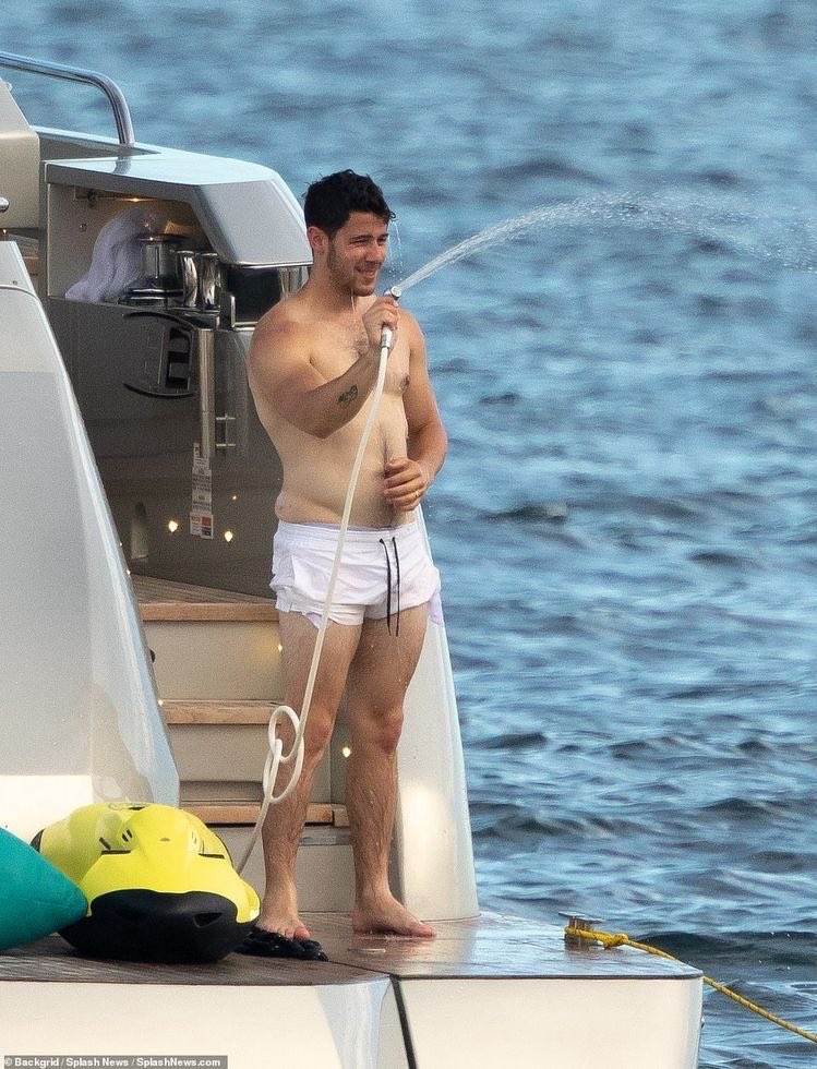 allofnick's tweet photo. Nick Daddy Jonas. https://t.co/9eSfPW2YNX