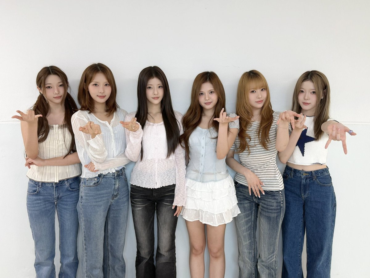 official_KIIRAS's tweet photo. [📸]

260812 KIIRAS 2nd Single ‘TA TA’ 발매 기념 팬��인회 완료💘

키블리와 함께하는 수요일은 차원이달라~♡
넘치는 에너지를 나눠주니까😍

#KIIRAS #키라스
#TATA #KIIRAS_TATA https://t.co/ZI3CWRvvpu