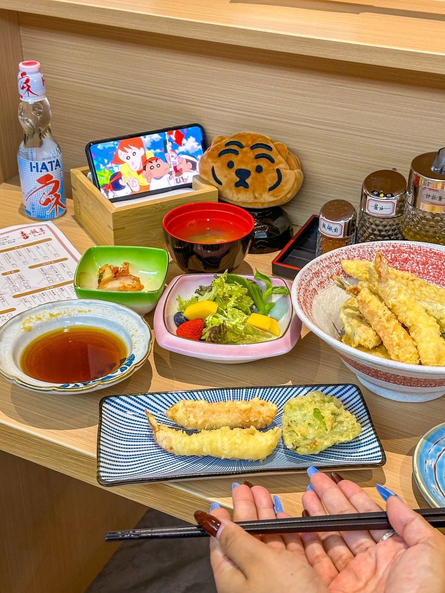 jaidy_em's tweet photo. [It’s 11PM at the tiny night eatery. A bowl of hot soba with crisp tempura sits on the counter, warm steam curling up—only for the late, tired wanderer who needs a little comfort.]， https://t.co/200oxPhJMC