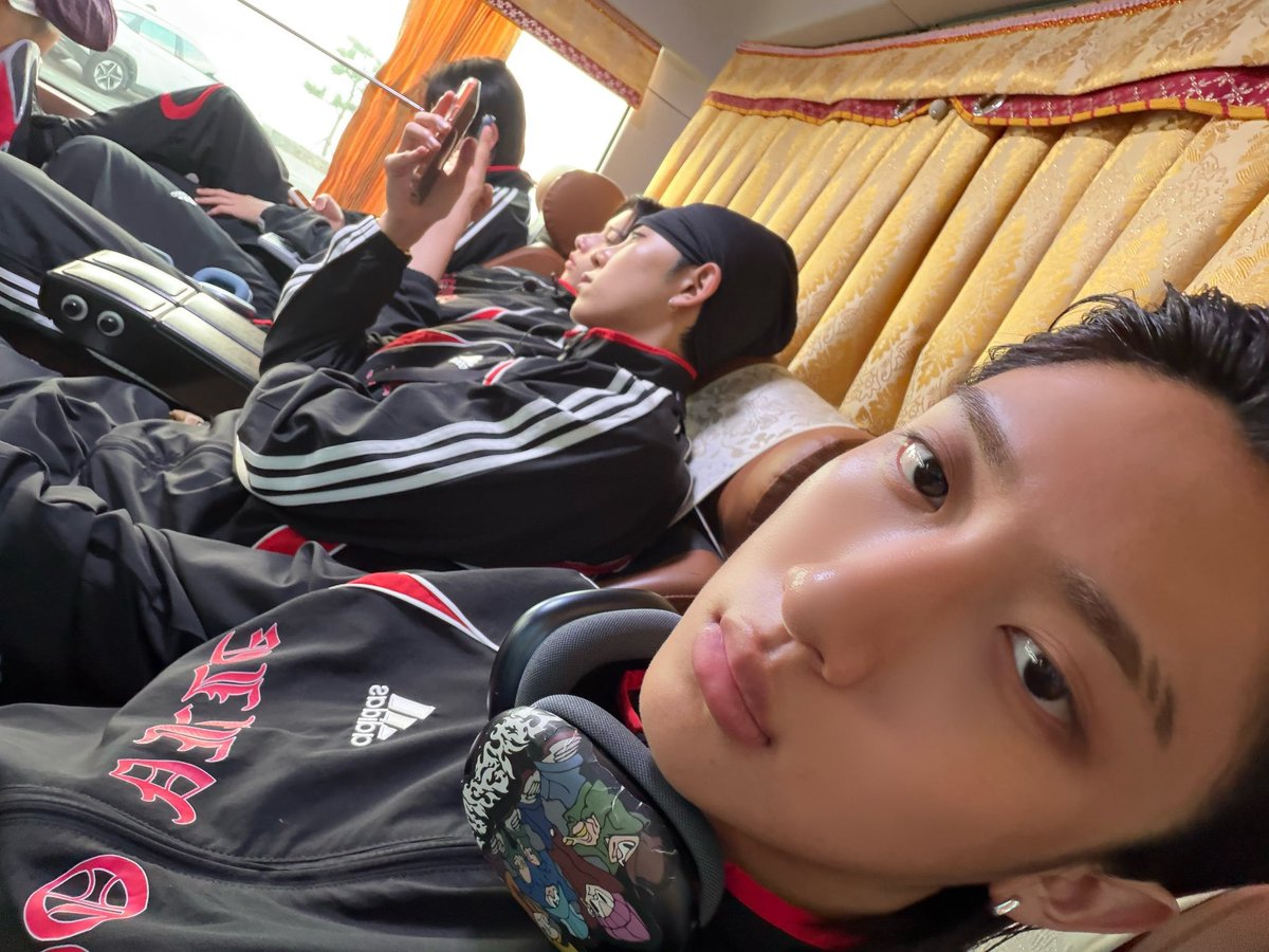Ryulkfim's tweet photo. <Unreleased Clip Compilation .zip 2> Photo Behind 📸 https://t.co/OwrLogCfXQ