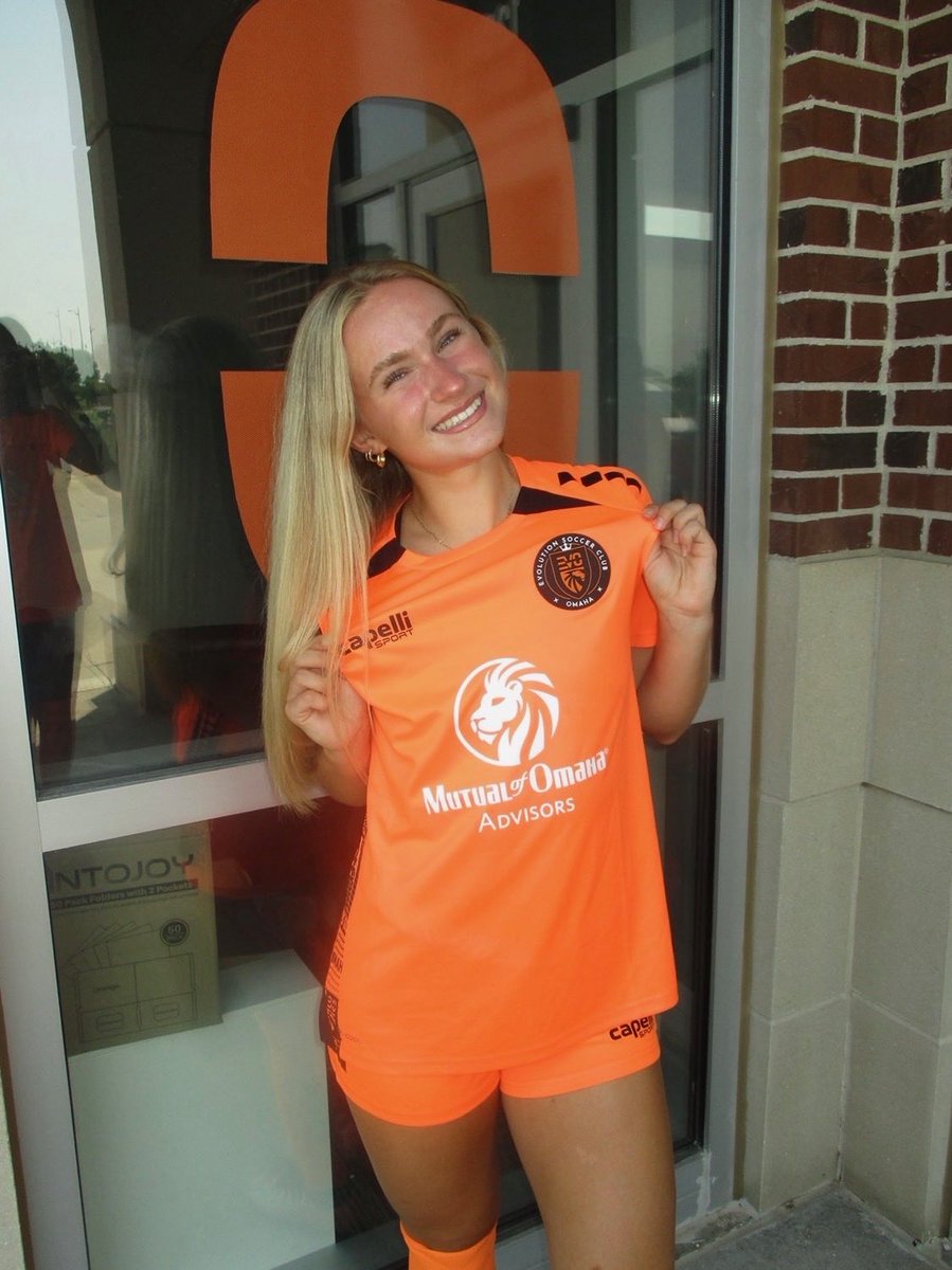 bristolpov2028's tweet photo. 10th season as a traffic cone!😊🧡

#2028Soccer #CollegeSoccer #Winger #WomensSoccer
@ClubEvoSoccer @USYouthSoccer 
@CSAPrepStar @TopPreps @PrepSoccer @TopDrawerSoccer @TheSoccerWire @gatorjack72 @bench424nmore @DfwSho  @scan1ansports @ImCollegeSoccer 
@joseant1890 @playsbigger  @whosupnext23 @raj_manjrekar @UncommittedGrls @HSSPORTStars @xGamechanger_ @National1League @CollegeSoccerID @Smedley033
