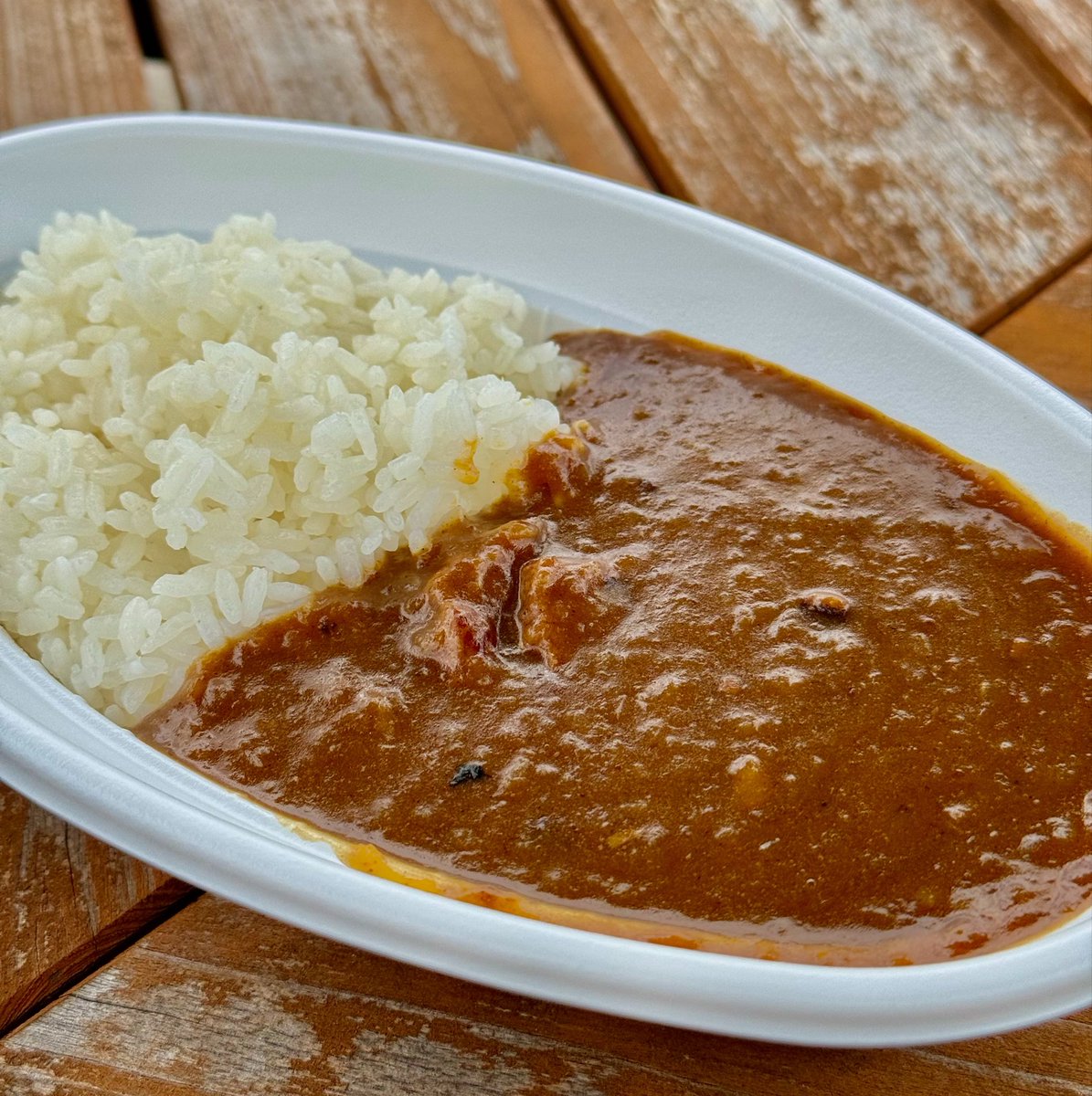 relux_basecamp's tweet photo. 山口宇部
キッチンカーGreendays
緑豊舎

カレーの辛さがちょうどよく
うま味のあるカレーでペロリでした𓀠

また寄ってみよう😎✨ https://t.co/ZJxl7CXR5X