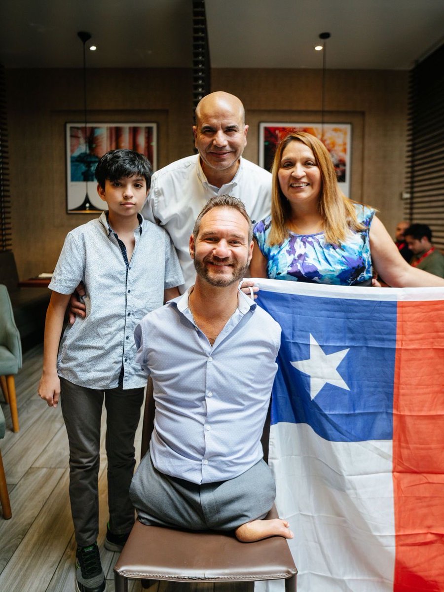 tomasurtubia's tweet photo. @mundocristiano Nuestro amigo @nickvujicic nos visitó en Chile hace dos años atrás, tuve el honor y privilegio de ser “sus brazos y piernas” en la representación y organización del evento evangelistico a través de @HaggaiChile y @TUPGestion con los productores RG Music y El Bravo producciones. https://t.co/WKHb8osNRX