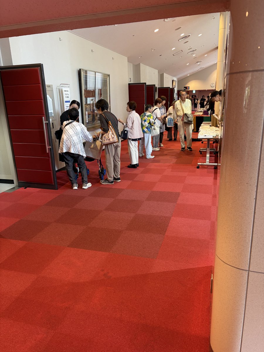ka08wa's tweet photo. #稚魚の会 #浅草公会堂
今日は稚魚の会、初日。
暑いね。 https://t.co/8ZvLbmiB93