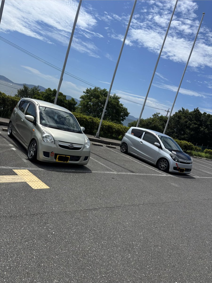 MiramiraFish's tweet photo. 朝活スパ西終了☀️☀️
新しいリアショックもいい感じ✨️✨️リアが少し流れても前よりもコントロールしやすい!(*´ 艸`)
スパ西の事を聞いたら駆け付けてくれた@408tobitobi さん
ありがとうございました!ランデブー楽しかったです!また走りましょー!!
#FRミラ
#L285S
#スパ西浦モーターパーク https://t.co/Ny4oHis42W