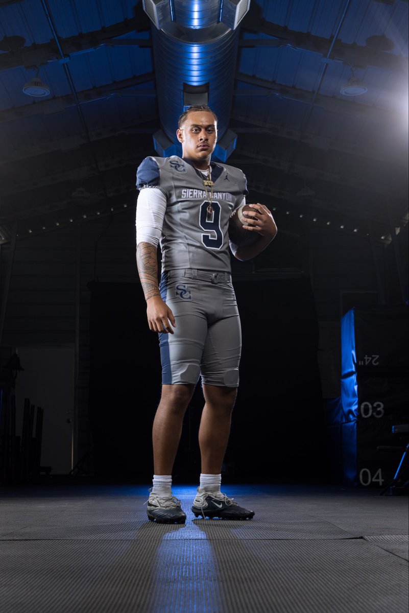 BraydenTautolo's tweet photo. 9 DAYS. 🏈⏳

The countdown is officially on. All the early mornings, late nights, hard work, sacrifices, blood, sweat, and tears have been preparing me for this moment.

No shortcuts. No excuses. Just WORK.

Stay focused. Stay hungry. Stay humble. The season is almost here.

9 DAYS UNTIL WAR. 😤🏈🔥 @SierraCanyonFB