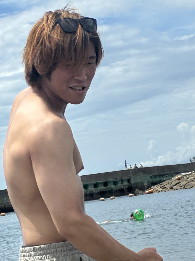 1GN0HUi93s74106's tweet photo. マッスル坪井 https://t.co/LpfowagJtr