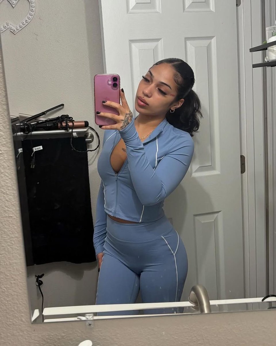 weirdnini278's tweet photo. Let’s get freaky 💕 https://t.co/1Ipsxh2iPE