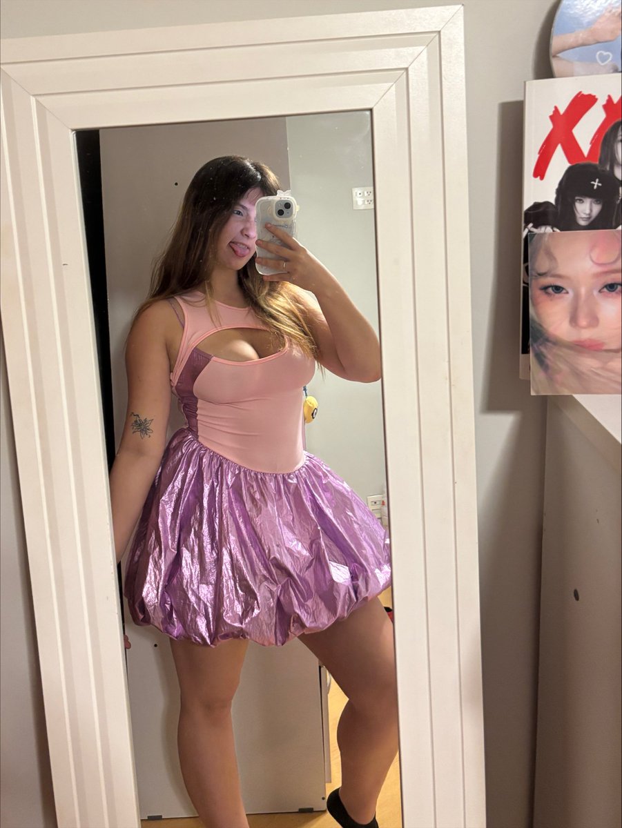 nayeonerdola's tweet photo. VOCES VAO TER QUE ME ENGOLIR https://t.co/0HxVYW7ZtN