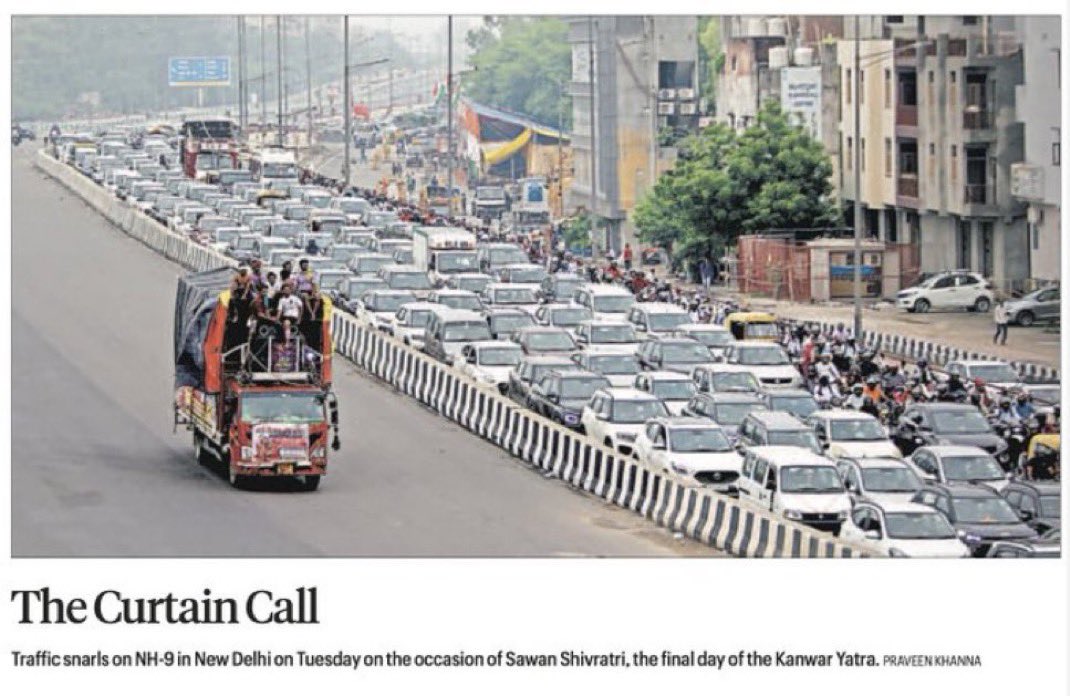 bhaumikgowande's tweet photo. Let this image be a striking example of today’s India, where a single truck is carrying the same number of people in those cars visible in the image. Poof that HDV mas transportation is key yo solving India’s problem. https://t.co/go3gRs8JC1
