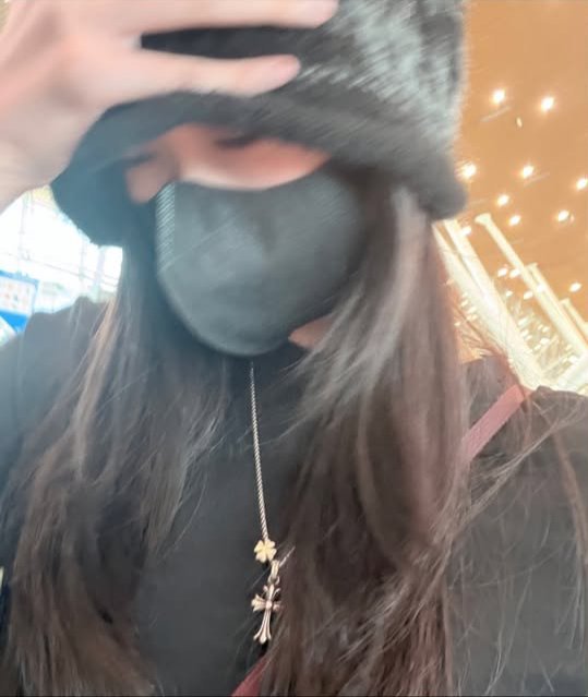 olineloops's tweet photo. online with her black mask 😷🖤 https://t.co/I7AipvAKzq