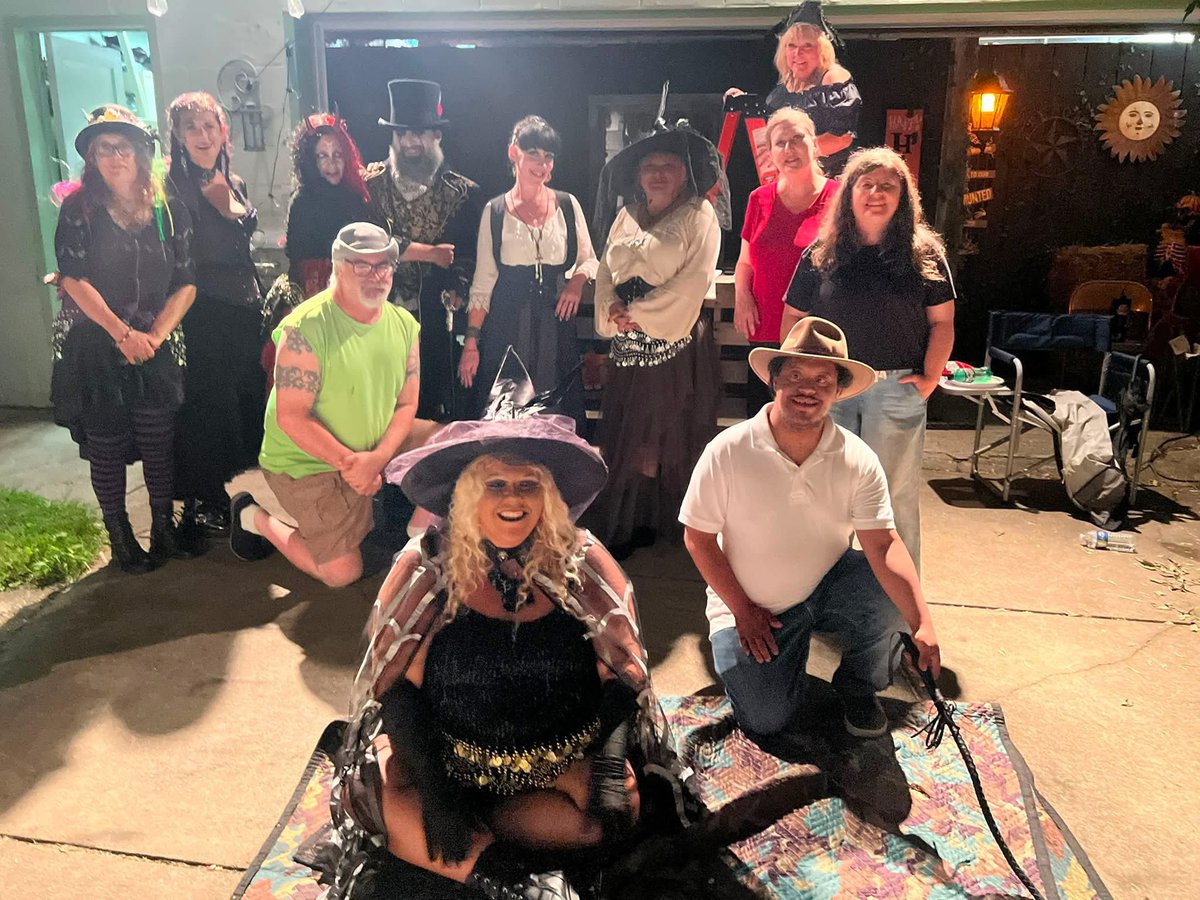 xxjessabugxx's tweet photo. Here is some behind-the-scenes photos from our upcoming movie that will be released this Saturday. ๐โโฌ๐ #bewitchedbuffalo #bts #buffalo48 #buffalo48hourfilmproject #buffalo #nickelcityfearco #movie https://t.co/Q7vYJBXMxT