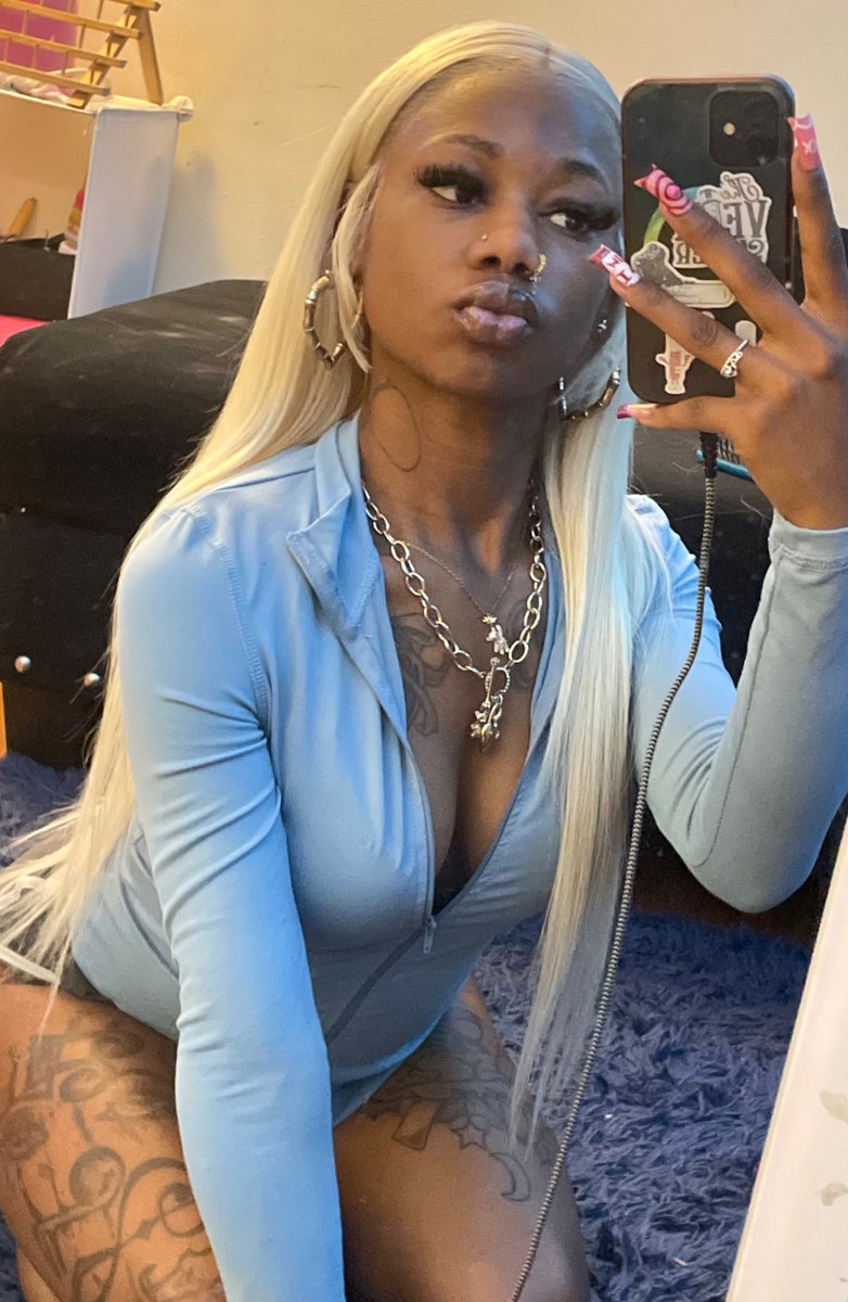 lluckyyy777_'s tweet photo. #BlackBarbie 👱🏽‍♀️ https://t.co/ezLfEud6RW