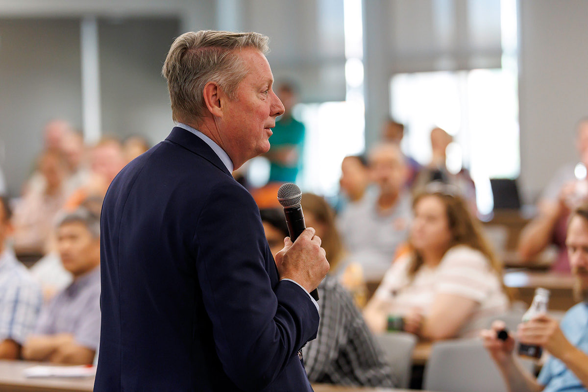 JaysonLusk's tweet photo. Today, we gathered with our Ferguson College of Agriculture faculty for our fall faculty meeting to share important updates, discuss priorities for the year ahead and prepare for the start of another exciting semester. Thanks to our faculty for their dedication to our students. https://t.co/yKxPyLqzZA
