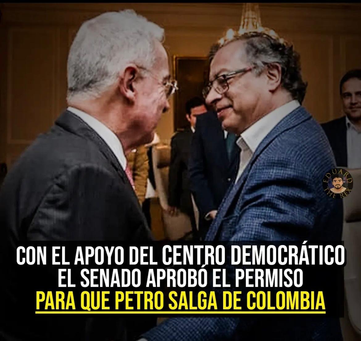 Gosen77Rincon's tweet photo. Todos hemos defendido a @AlvaroUribeVel porque creemos que lo que ha sufrido es una persecución política montada por @IvanCepedaCast , con falsos testigos y un caso sin pruebas reales. Por eso nos duele tanto ver hoy Cepeda dándole gracias al @CeDemocratico  ese mismo Partido alineándose con el Pacto Histórico. Levanta muchas suspicacias. ¿Qué arreglaron por debajo de la mesa para que de la noche a la mañana sean “amiguis”?
Con Petro no hace falta inventar nada. Su gobierno está lleno de investigaciones por corrupción: él, su esposa, su hijo, los topes de campaña y hasta pesquisas en Estados Unidos. Esto no es persecución política, es justicia por presuntos delitos.
Entendemos que nadie debe ser perseguido por ser opositor. Pero el que infringe la ley, sea presidente o quien sea, tiene que pagar. Hacer justicia no es persecución.
El Centro Democrático está desdibujado. Y eso no solo da rabia, da tristeza. Porque la democracia necesita partidos firmes y coherentes, no aliados circunstanciales que dejan de lado sus principios.
¿Qué opinan?