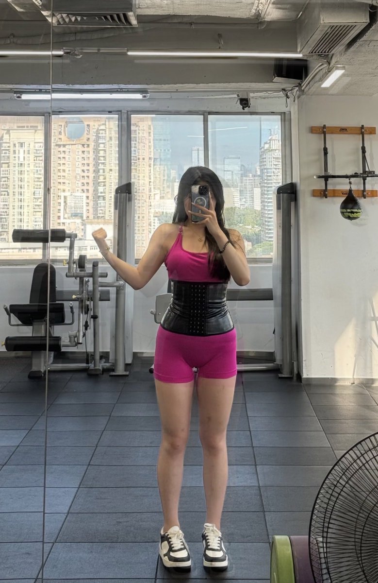 lunavi8k's tweet photo. Everyone in fitness says “just train harder” until peptides enter the conversation.
Are peptides actually the next evolution of recovery &amp; body optimization… or are we just looking for shortcuts?

I’m curious — game changer or overhyped? 👀

#Peptides #FitnessTok #GymGirl https://t.co/vWal1vazmj