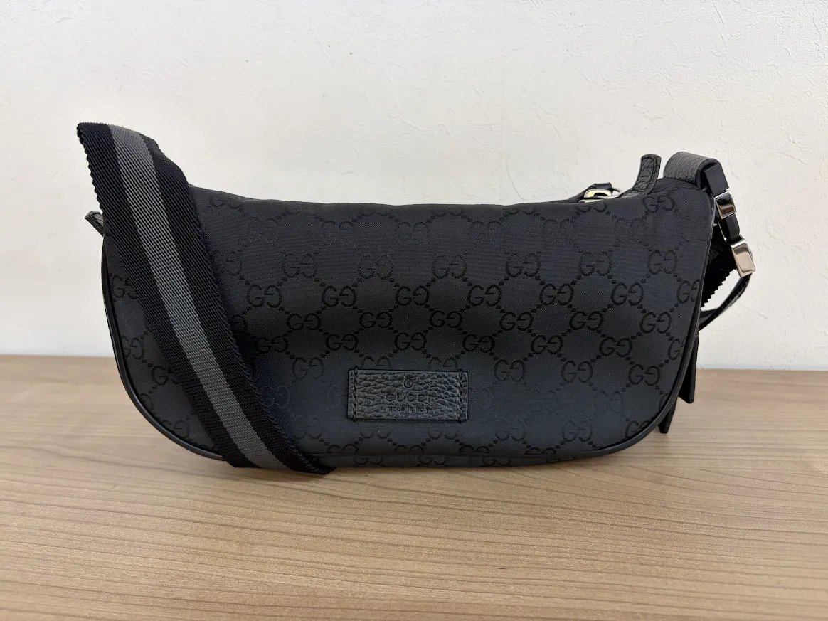 GoldrushEvery's tweet photo. エブリデイゴールドラッシュ宮原店のお買取品です✨

GUCCI　449182　ブラックカラーのボディバッグ ✨

#宮原店 #宮原  #ブランド買取 #エブリデイゴールドラッシュ #ブランドバッグ　#GUCCI https://t.co/EgMswuAwpq