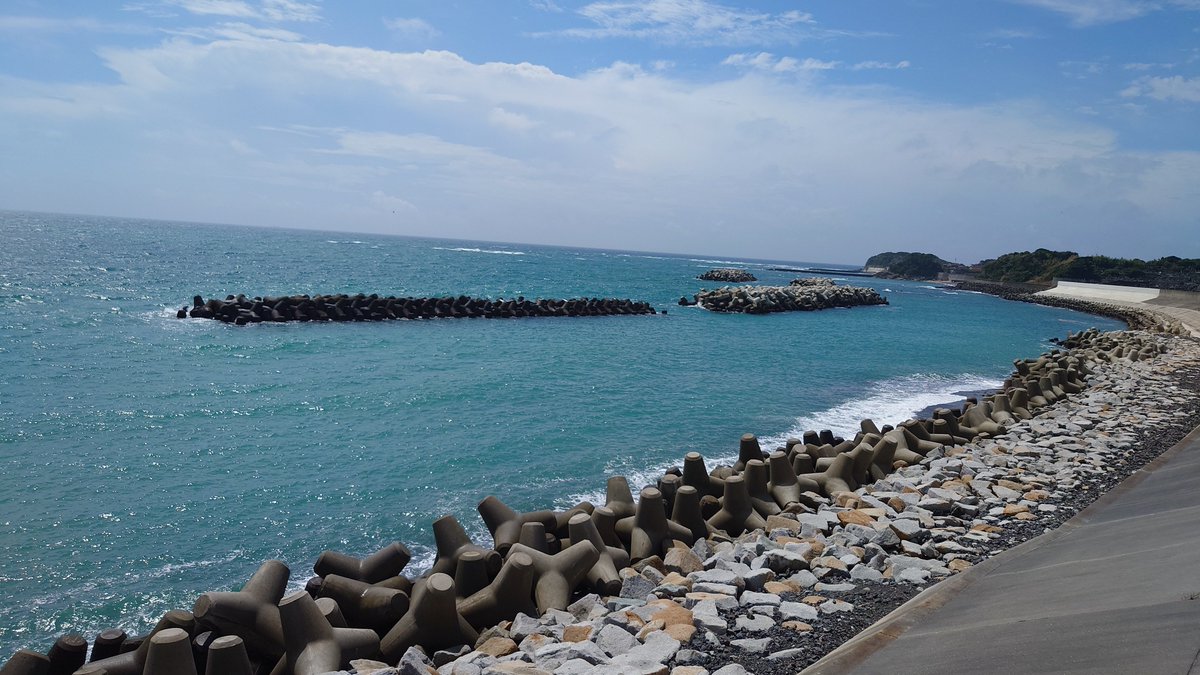 WArukari's tweet photo. 海なう https://t.co/1x8mZ4IxBu