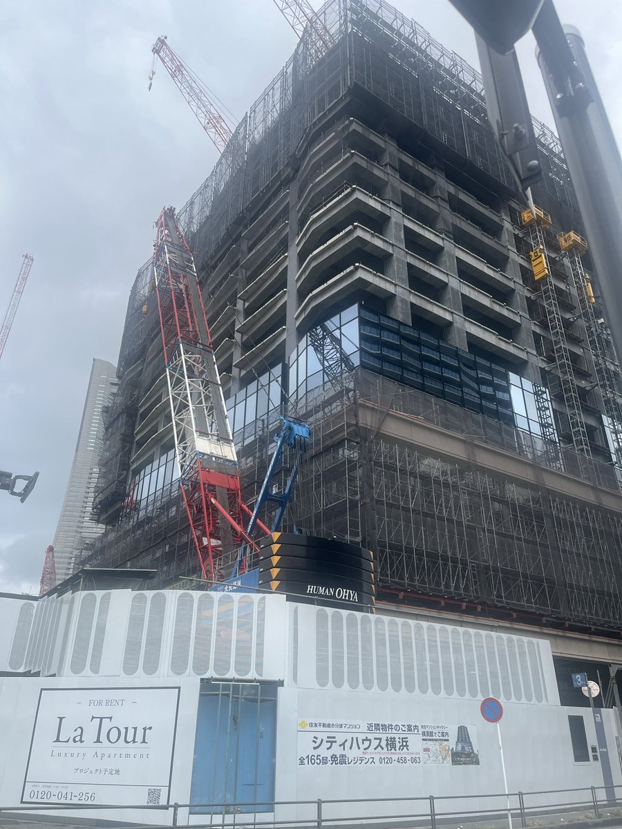 0am_aq's tweet photo. #underconstruction CONRAD Yokohama. https://t.co/LWgzeF3TKc