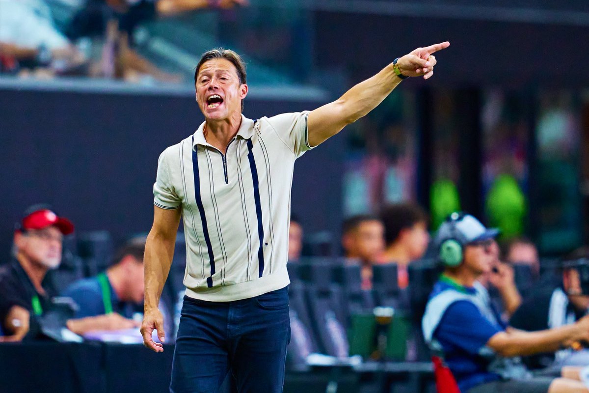 javierehdz's tweet photo. Que che orgullo ver al Monterrey jugar con este señor… Matías Almeyda…!!!

Parece que x fin encontramos un DT a la altura de @Rayados 

@LeaguesCup https://t.co/1zvoxhuBHx