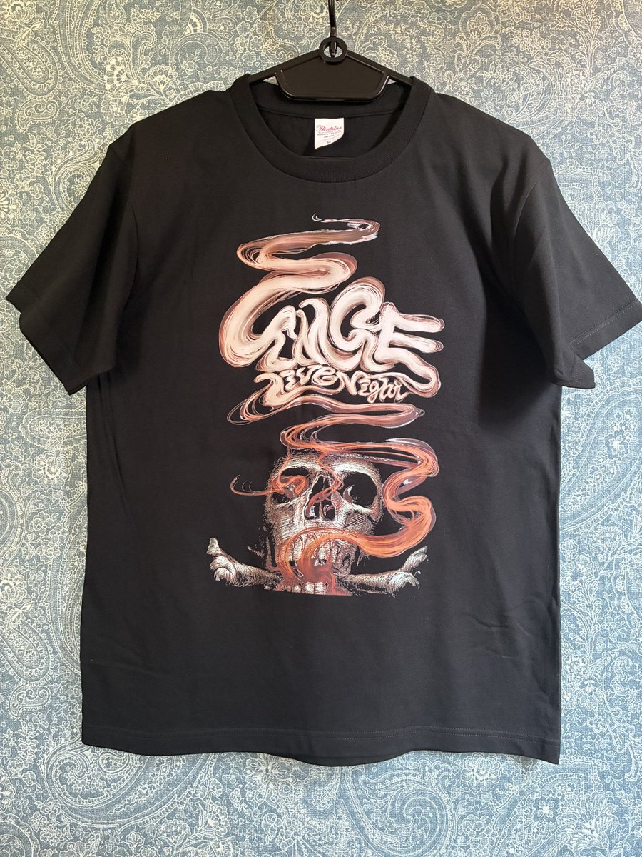 atmgAKA69Mkt's tweet photo. TMGE Live Night @tmgelivenight11 
オフィシャルTシャツ第2弾

@t0_s4k4_0 魂の描画
細部までこだわり抜かれた繊細な髑髏
数量限定生産
公式サイトにて購入申し込み受付中

https://t.co/q0RbAzE84f

是非！！

✴︎ TMGE Live Night vol.20 ✴︎
 2026.10.11 at 渋谷La.mama

#TMGELiveNight https://t.co/WrGrdEs83S