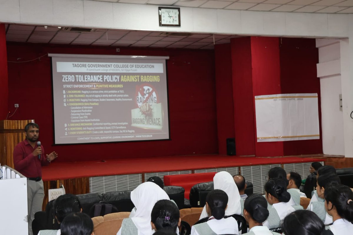 TGCE_PORTBLAIR's tweet photo. Thereafter, the In-charge, Anti-Ragging Committee (ARC) sensitized the students about ragging, its penalties, Anti-Ragging Committee &amp; Anti-Ragging Squad, grievance mechanism and procedure for filling and submitting the mandatory Anti-Ragging Undertaking. https://t.co/8Ey9oYs7kd