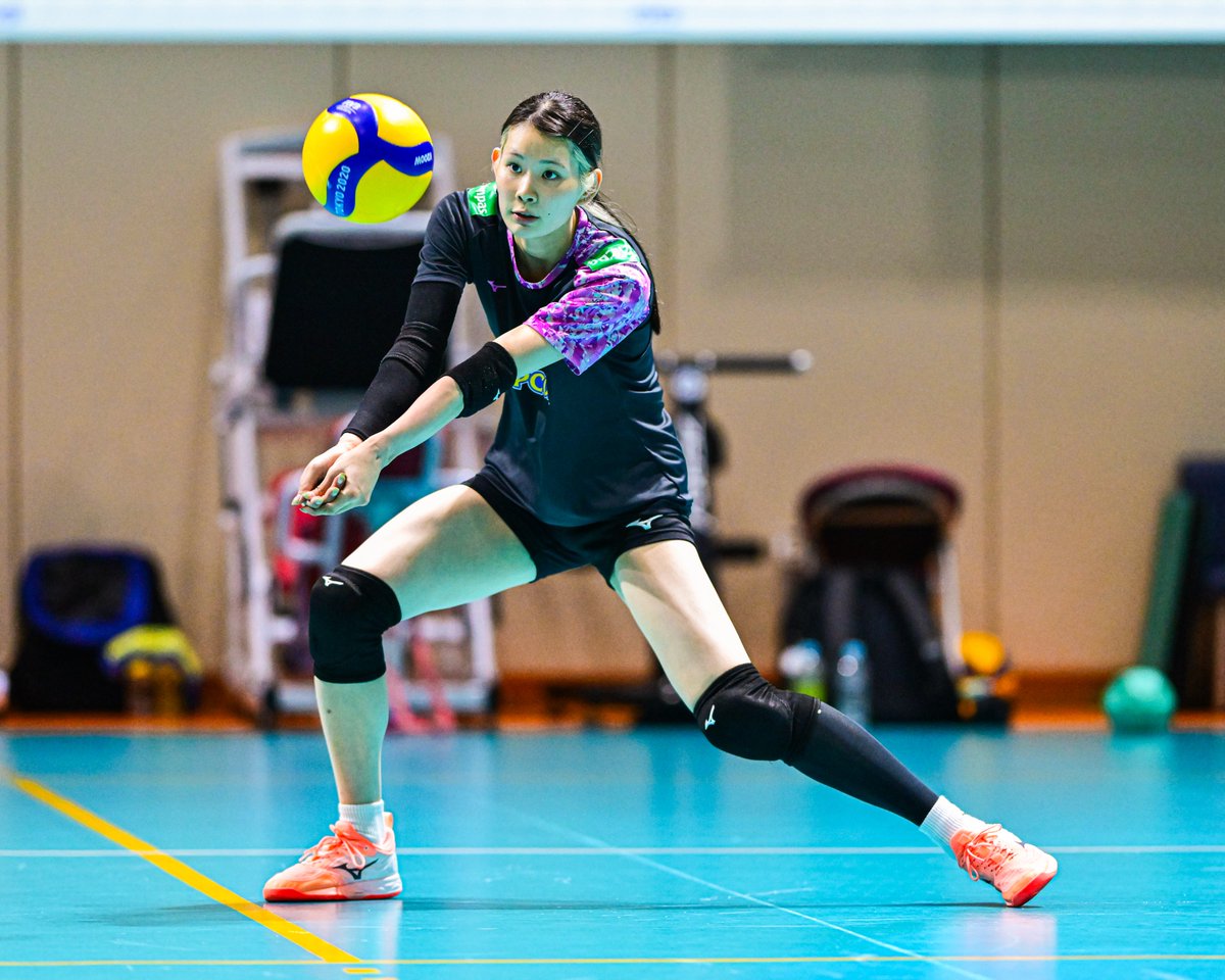 hochi_volley's tweet photo. 【＃バレーボール女子日本代表】

12日に合宿をメディア公開しました！
＃北窓彩音 選手 ＃秋本美空 選手

それぞれの課題と向き合っていました！
お２人はよく一緒にいるところを見ます♪

写真：古川剛伊カメラマン https://t.co/LqQRJkfgsA