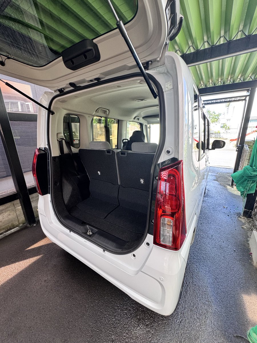 btaro0101's tweet photo. 実家で洗車
ついでに車内清掃
今日から5連休
わーいわーい
＃お盆休み https://t.co/vit8YkFOCr