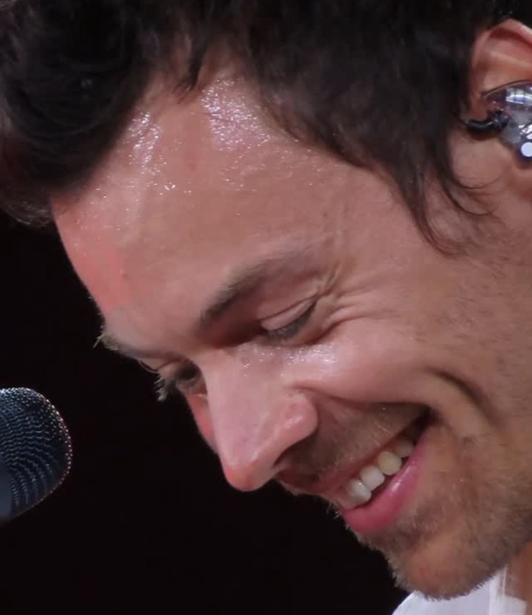 Brenda_p0p's tweet photo. La gente diciendo que a Harry le ENCANTÓ el mole, que es GUAPÍSIMO, la persona más AMABLE y que las calles de ciudad de México lo van a extrañar. 🇲🇽✨🍲

🥹❤️ Mi corazón se derrite 😭 https://t.co/EZRwawgf5S