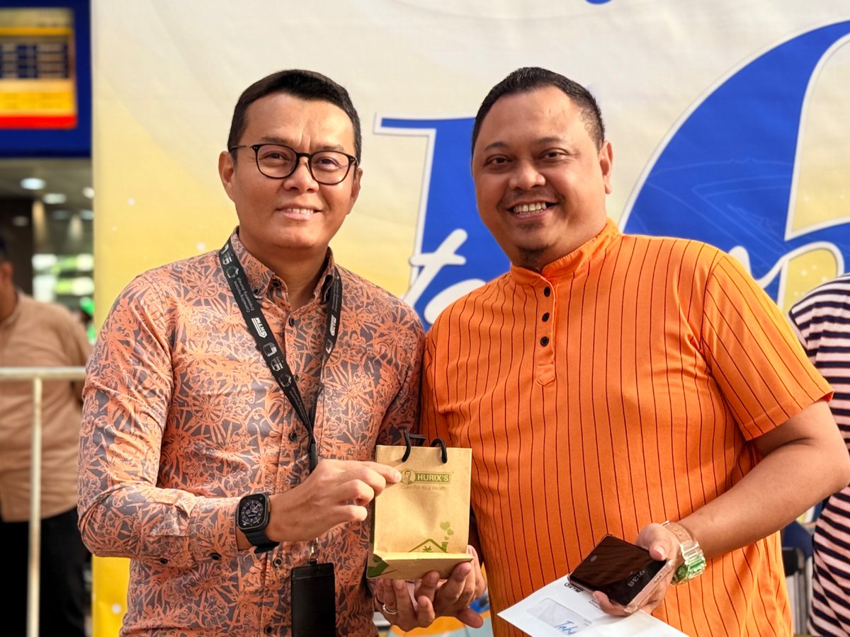 ktm_berhad's tweet photo. Hari Kedua, Kita Raikan bersama Ulang Tahun ke-16 ETS!
Terima kasih kerana terus memilih ETS dan menjadikan setiap perjalanan lebih bermakna.
Semoga lebih banyak perjalanan dan kenangan untuk dicipta!
#UlangTahunETS16 #ETS #ETSkanAda #KTMB #Sweet16ETS https://t.co/7lE2W3lZXA
