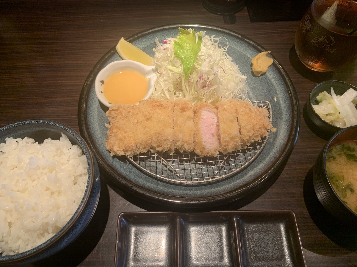taishikyo's tweet photo. 朝とんかつ https://t.co/myocZ5QFxP