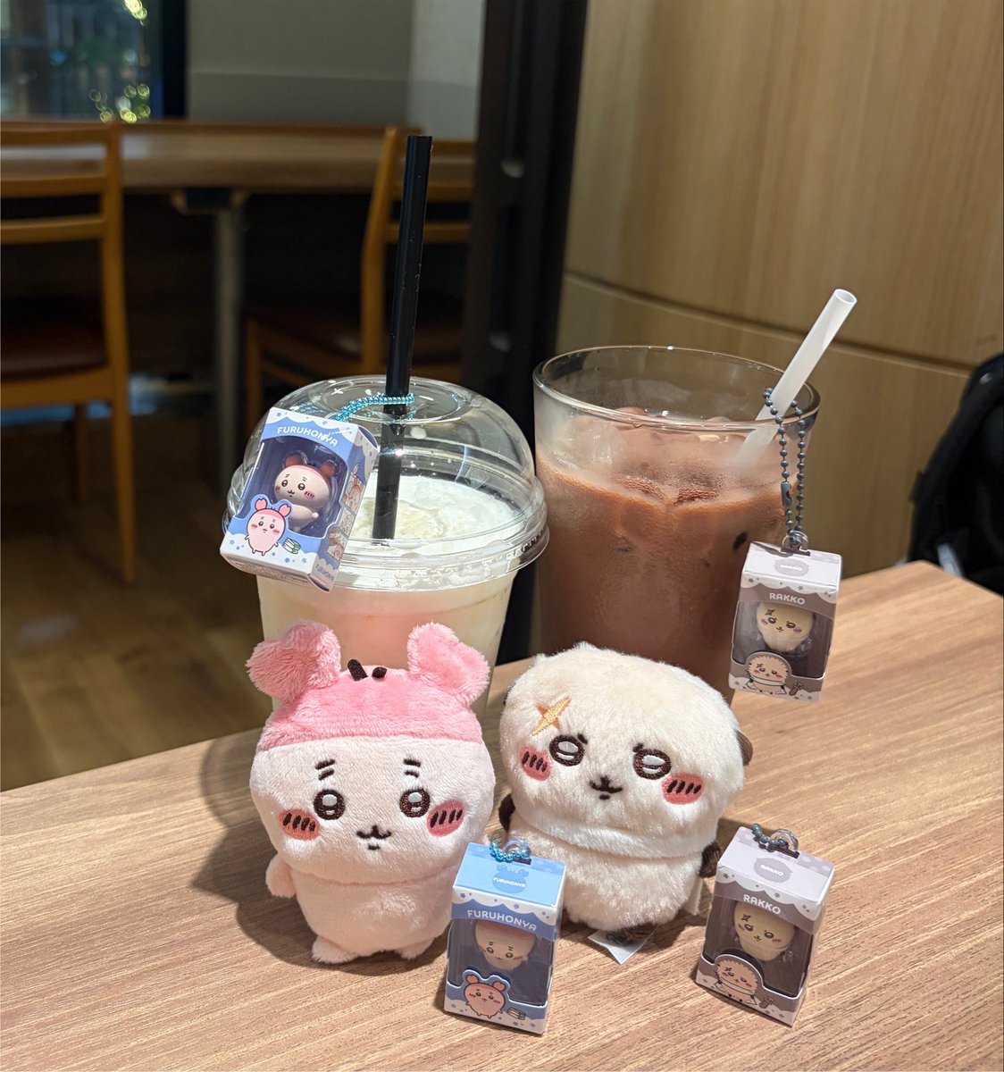 yy_mgn's tweet photo. まって笑笑笑笑笑笑笑笑わろてる笑笑笑笑笑笑笑笑
こんな推しのツーショ見れることあるんだ
笑笑笑笑
しあわせ🥺🦀💙💙💙
昨日ちょうど大好きなお友達とこんな写真撮ってたところ🎶💖💖
かわいーねぇ😭💘💘💘💘💘
 #映画ちいかわ https://t.co/ekGNdKZoWZ