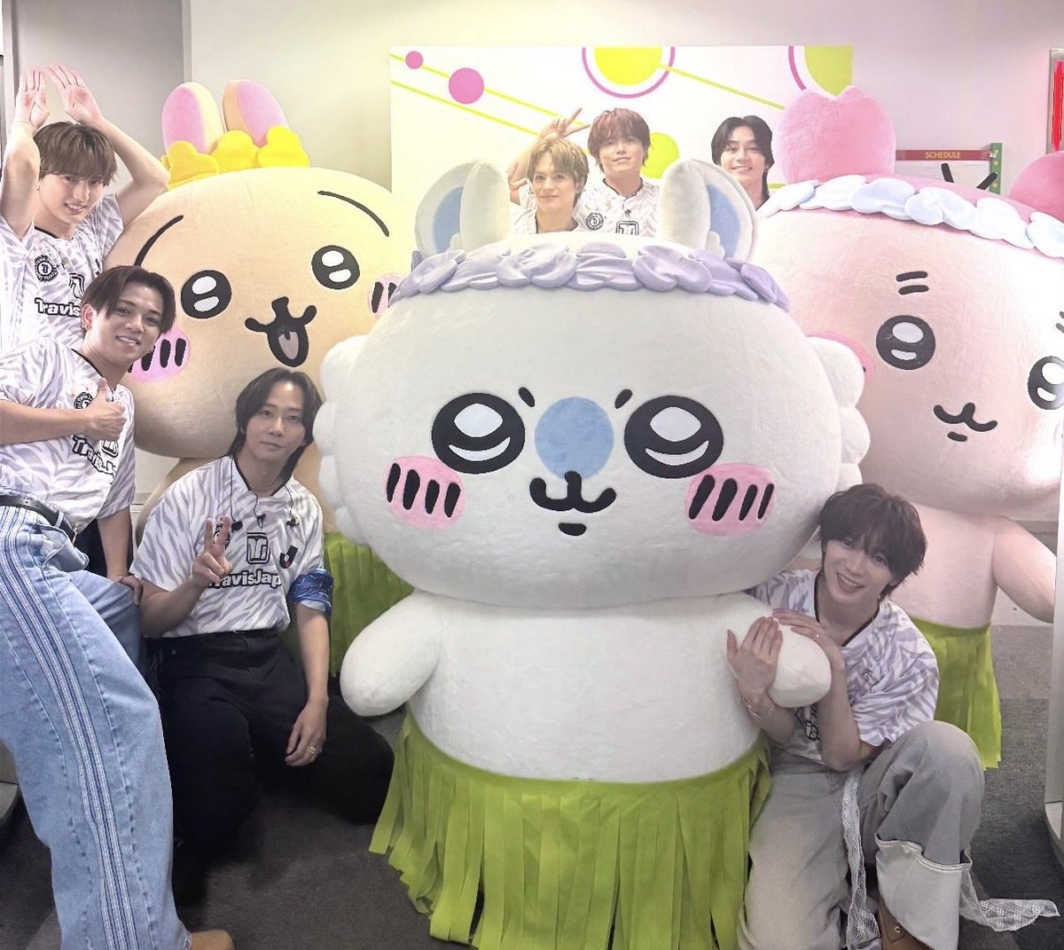 yy_mgn's tweet photo. まって笑笑笑笑笑笑笑笑わろてる笑笑笑笑笑笑笑笑
こんな推しのツーショ見れることあるんだ
笑笑笑笑
しあわせ🥺🦀💙💙💙
昨日ちょうど大好きなお友達とこんな写真撮ってたところ🎶💖💖
かわいーねぇ😭💘💘💘💘💘
 #映画ちいかわ https://t.co/ekGNdKZoWZ