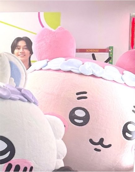 yy_mgn's tweet photo. まって笑笑笑笑笑笑笑笑わろてる笑笑笑笑笑笑笑笑
こんな推しのツーショ見れることあるんだ
笑笑笑笑
しあわせ🥺🦀💙💙💙
昨日ちょうど大好きなお友達とこんな写真撮ってたところ🎶💖💖
かわいーねぇ😭💘💘💘💘💘
 #映画ちいかわ https://t.co/ekGNdKZoWZ