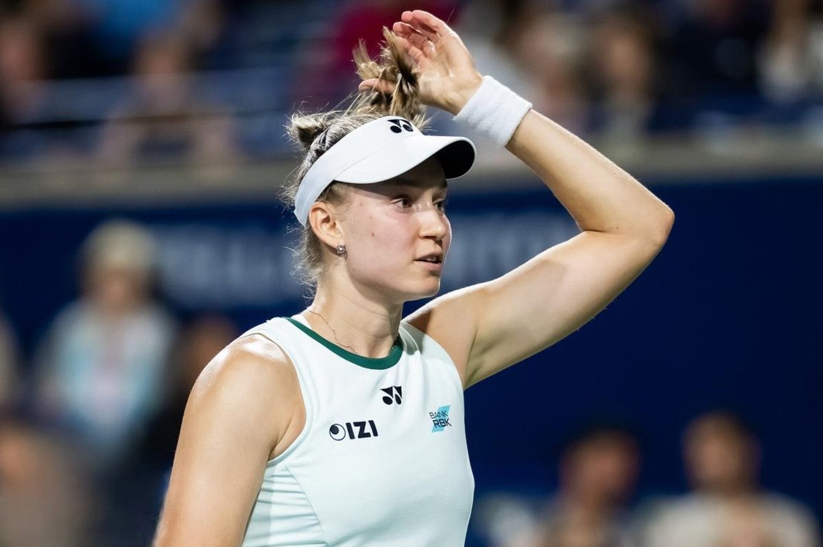 TheTennisLetter's tweet photo. Elena Rybakina is back to #1 in the race to the WTA Finals. 

Taking control. 

🇰🇿🩵 https://t.co/35oTOPdP5T