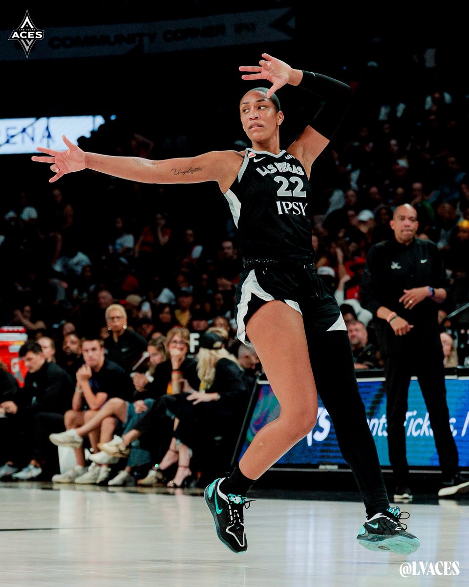 SoleRetriever's tweet photo. A’ja Wilson debuted “Danny Phantom” Nike A’Two PEs ⚡️👻 

📷 @LVAces https://t.co/vXV9vgSGKH
