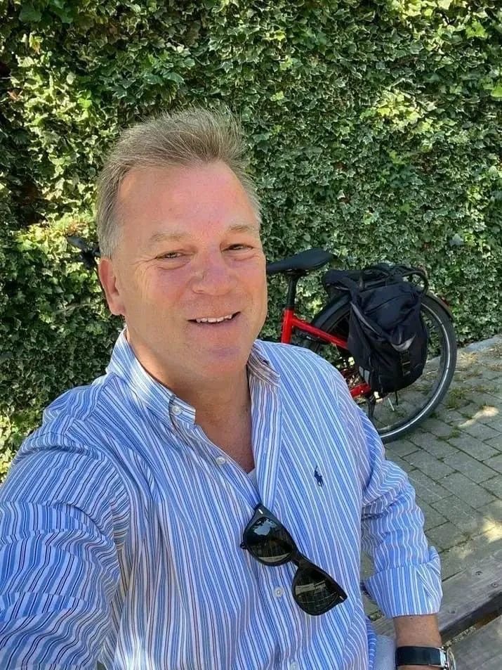 JohnSmithkzvg's tweet photo. Come let's go take a walk in the morning sun🌹 https://t.co/4UcSWoc6mR