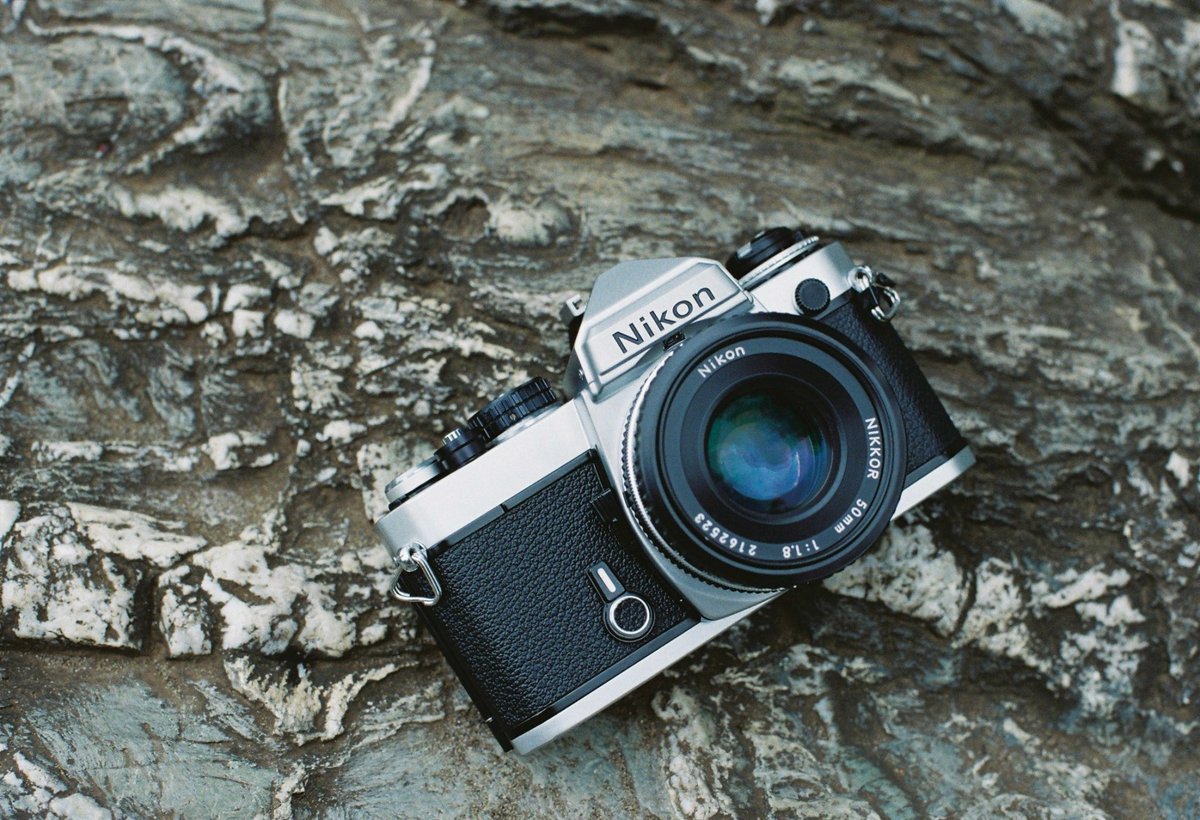 Nikon FE フィルム一眼レフ NIKKOR 50mm F1.8 レンズ Nikon FE
