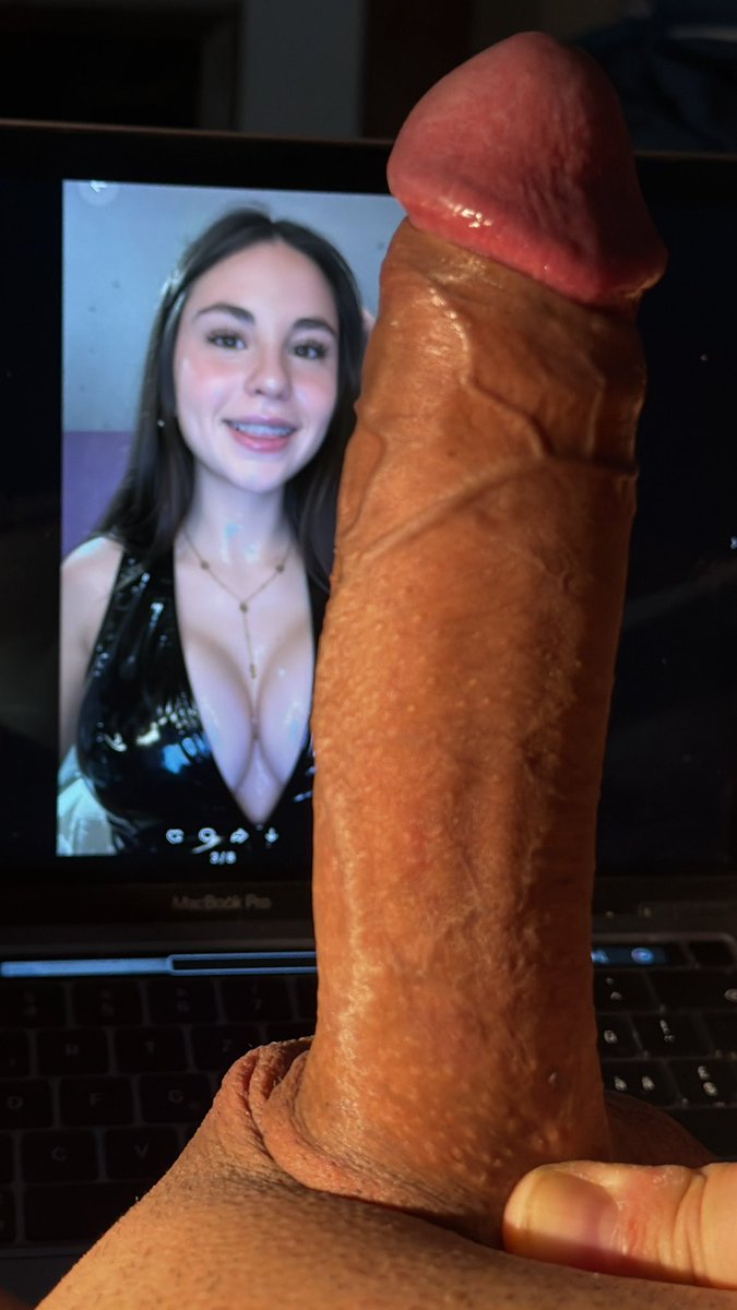 lassakewztrib's tweet photo. ya pas un vide couilles pars ici?? 

#videcouilles #queue #influ #sofia #tribute #cumtribute #face https://t.co/5RsbhDQA16