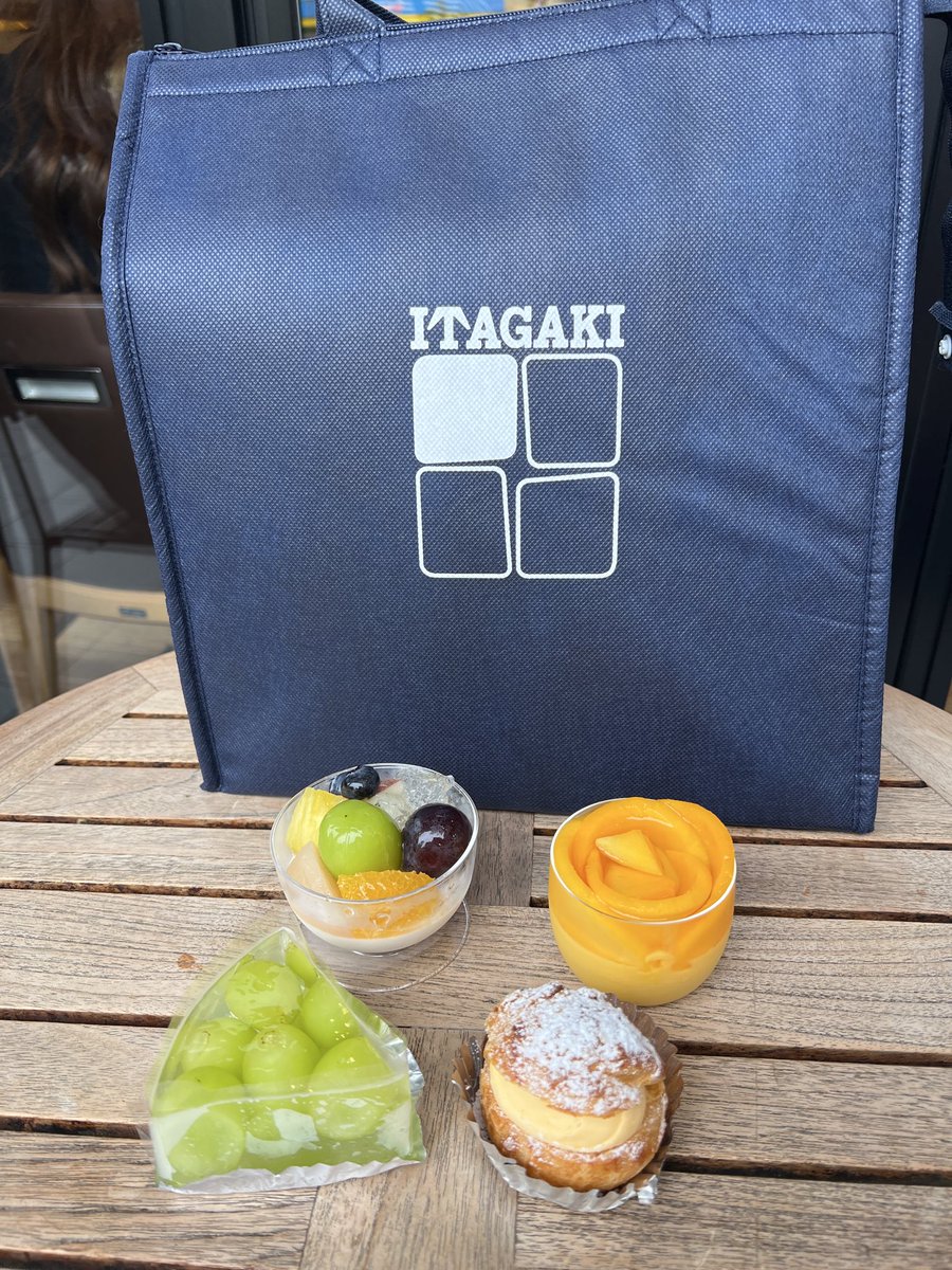 nossan0521's tweet photo. ２泊３日の #仙台 #旅行 も最終日✨
朝からいたがき本店でスイーツを食べて、仙台朝市に来ました♪
いたがきに行くと食べたいものが多すぎていっぱい買っちゃう💦

#宮城県 #仙台市 #旅行 https://t.co/GPBLXd11Et