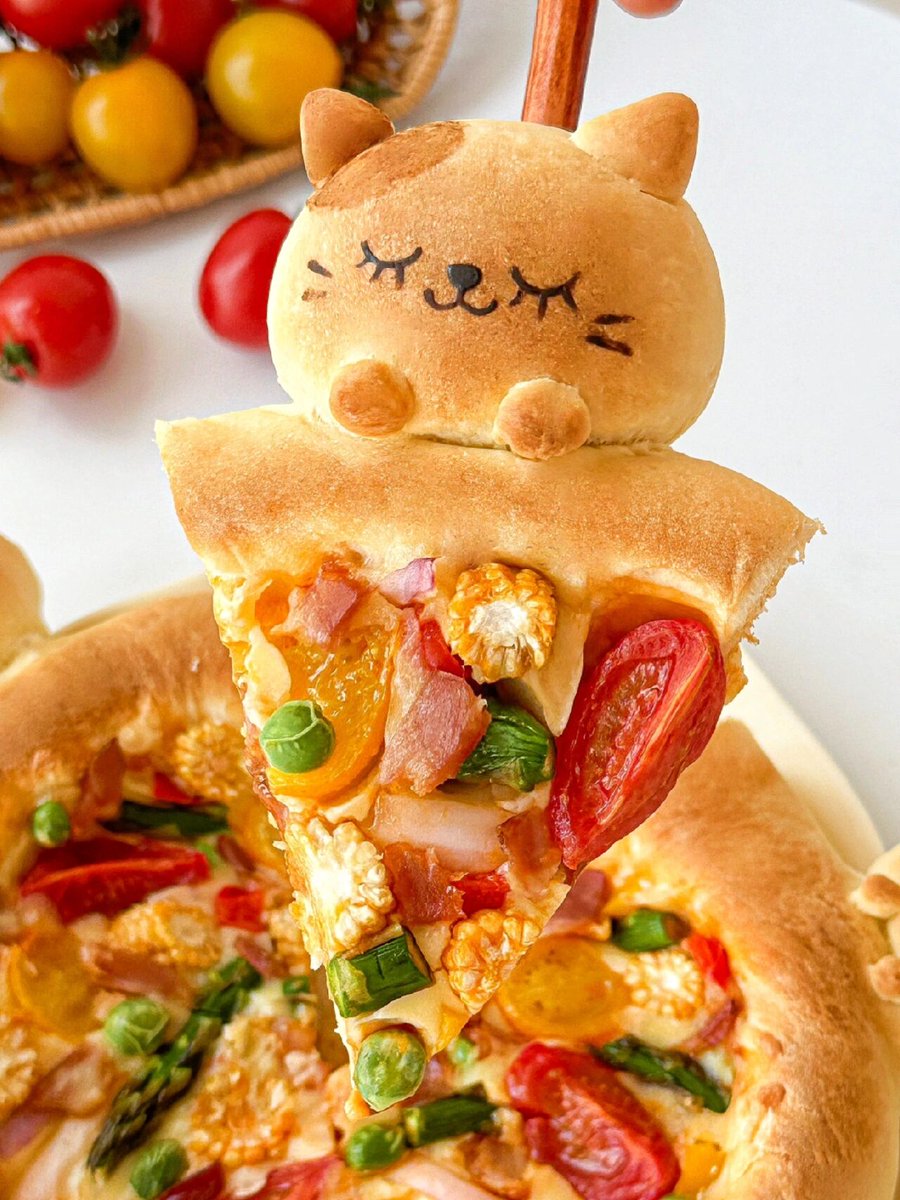 Cutie08Rose's tweet photo. Cooking mini pizza with my kid today! His little hands shaped the dough into funny stars, and we laughed so hard when he accidentally put too much cheese  Best 30 mins of my week! https://t.co/rH9oK7XWmi