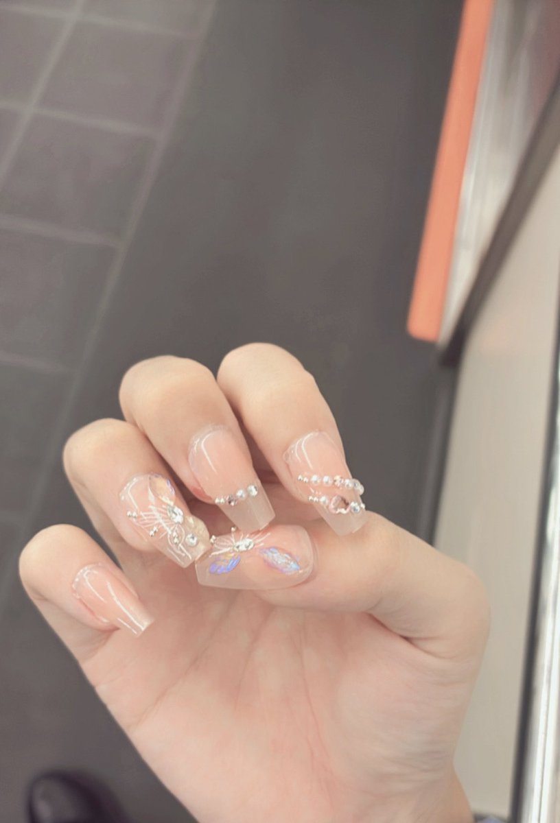 Tukuneg758's tweet photo. ネイルかわい！😍 https://t.co/OgKZNPjXZX